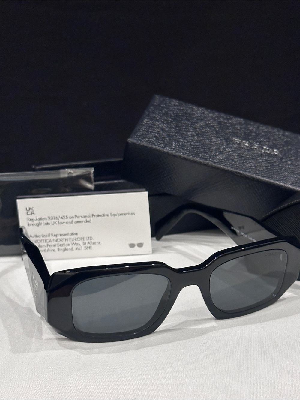 Prada Black Rectangular-Edge Sunglasses Unisex - Picture 4 of 8